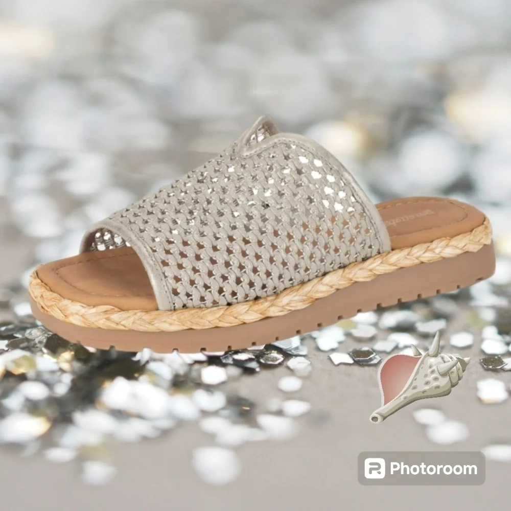 Nwt Baretraps Grey Tasmine Wedge Sandal Size 10